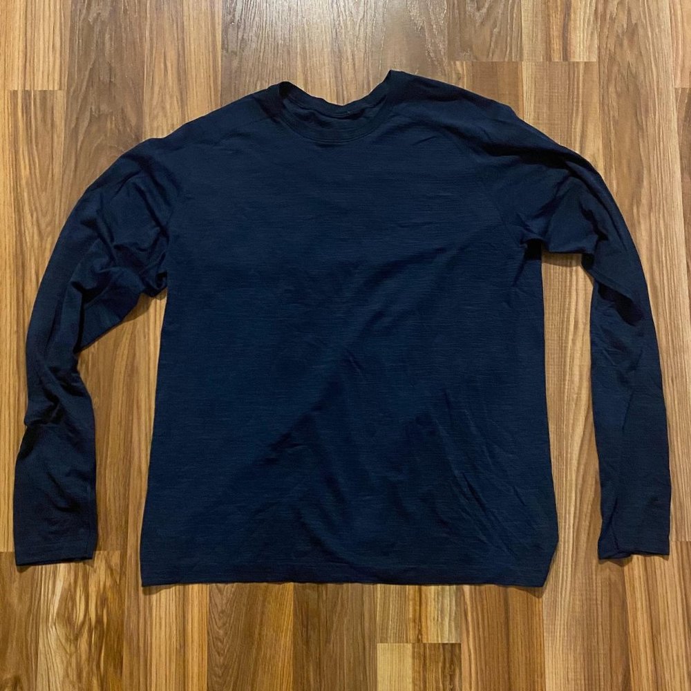 Lululemon Men's Metal Vent Tech Long Sleeve Navy L